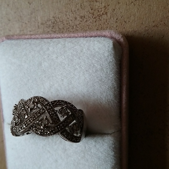 925 Silver & Diamond chip ring, size 6 - Picture 5 of 6